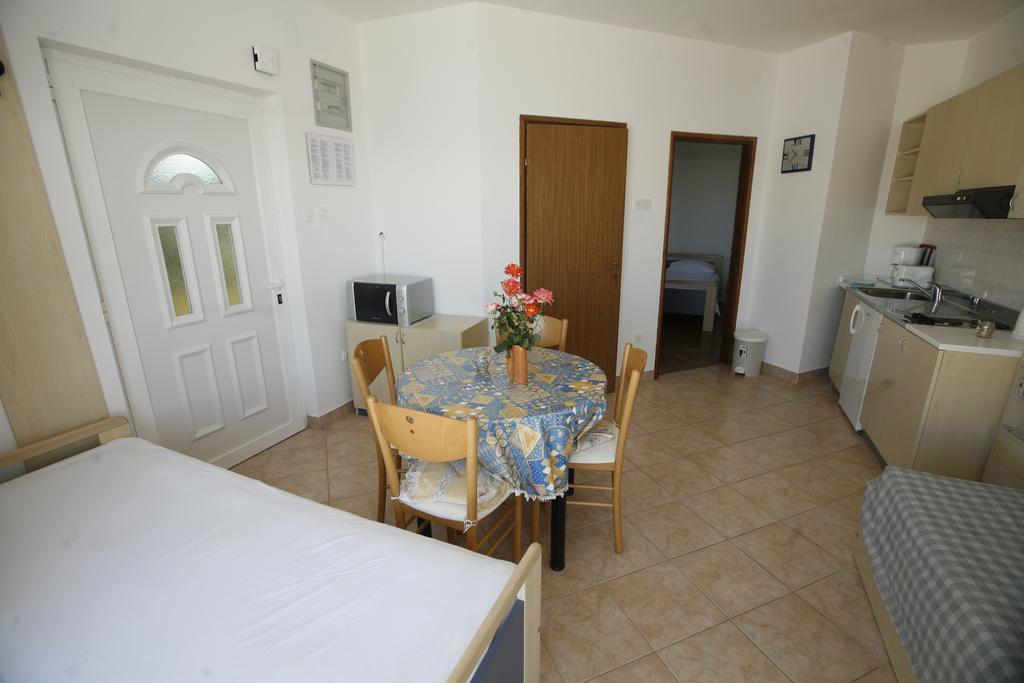 Miškovići Apartments Roza מראה חיצוני תמונה