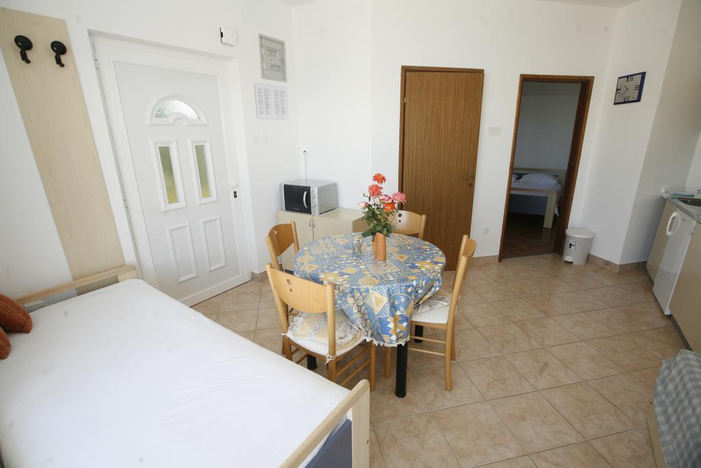 Miškovići Apartments Roza מראה חיצוני תמונה