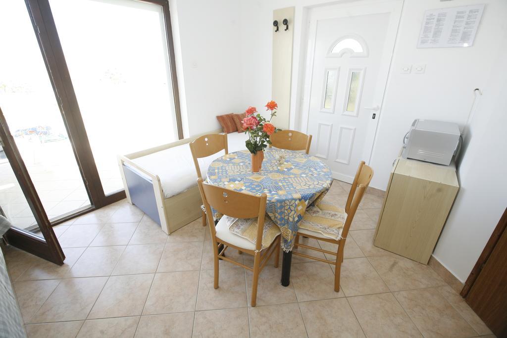 Miškovići Apartments Roza מראה חיצוני תמונה