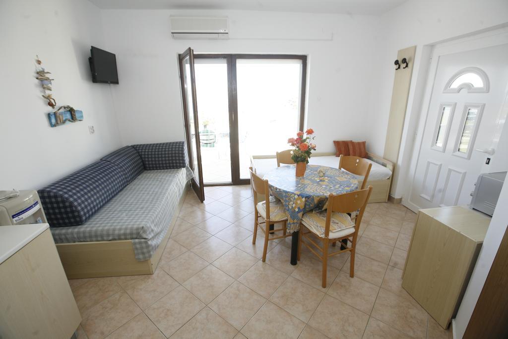 Miškovići Apartments Roza מראה חיצוני תמונה